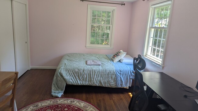 Building Photo - ***Please Respond Directly to the Online L...