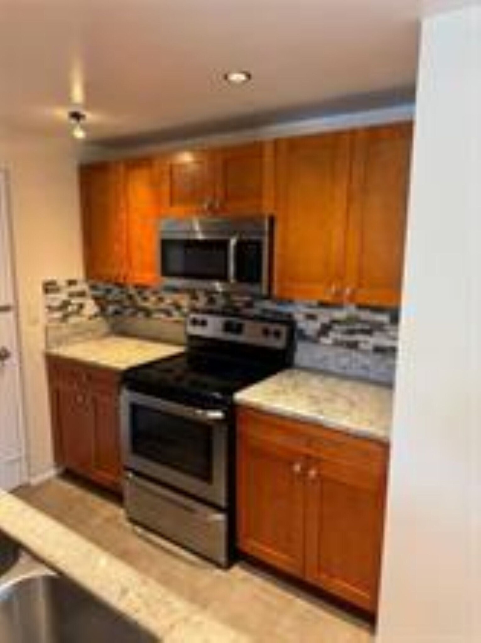 Building Photo - 1407 NE 56th St