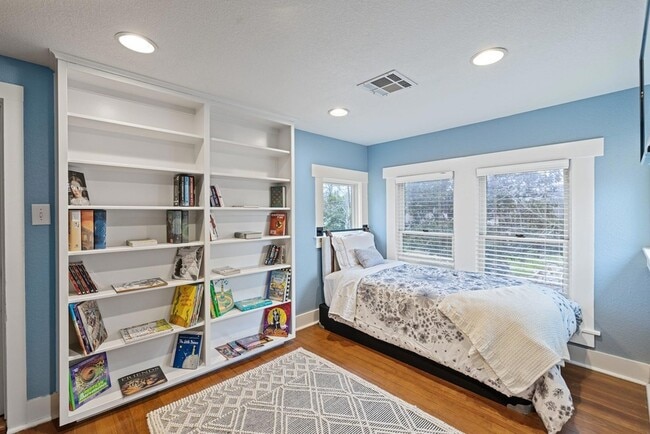 Building Photo - 1211 Lexington St