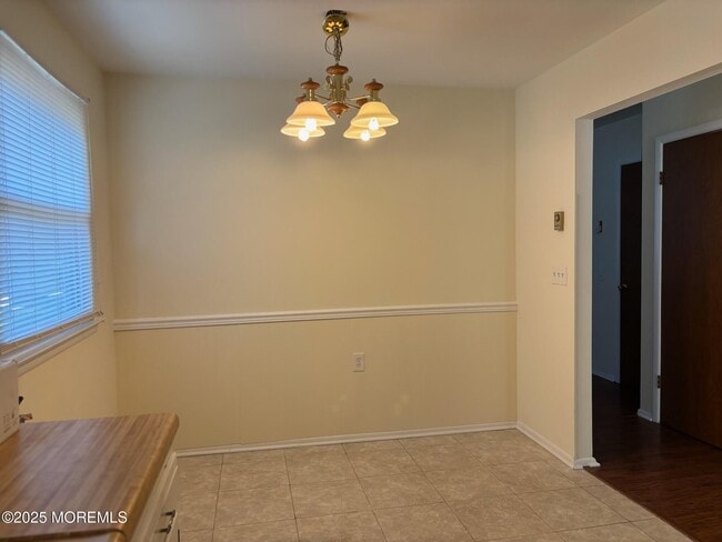 Building Photo - 7A Canton Dr