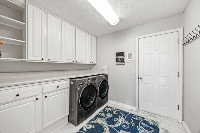 Building Photo - 2229 Lookout Landing