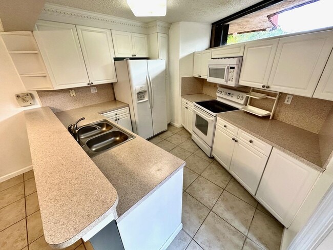 Building Photo - 8081 Severn Dr