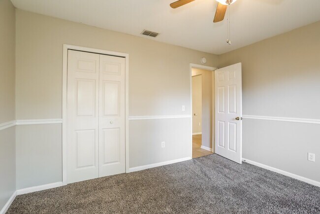 Building Photo - 3289 Avalon Dr