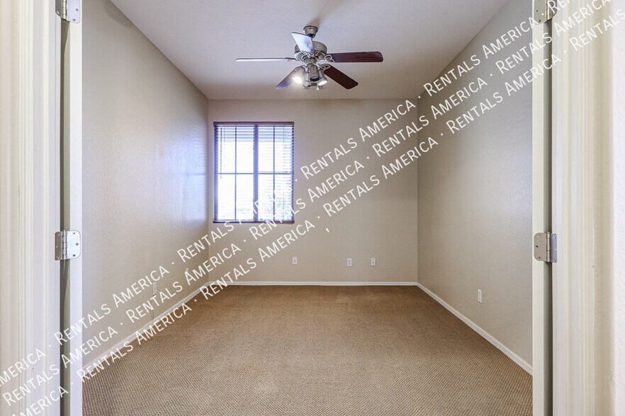 Building Photo - 6974 S Scott Dr
