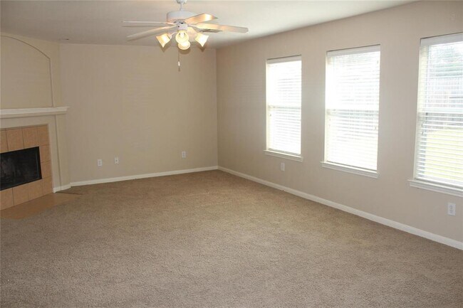 Building Photo - 8307 Cove Timbers Ln