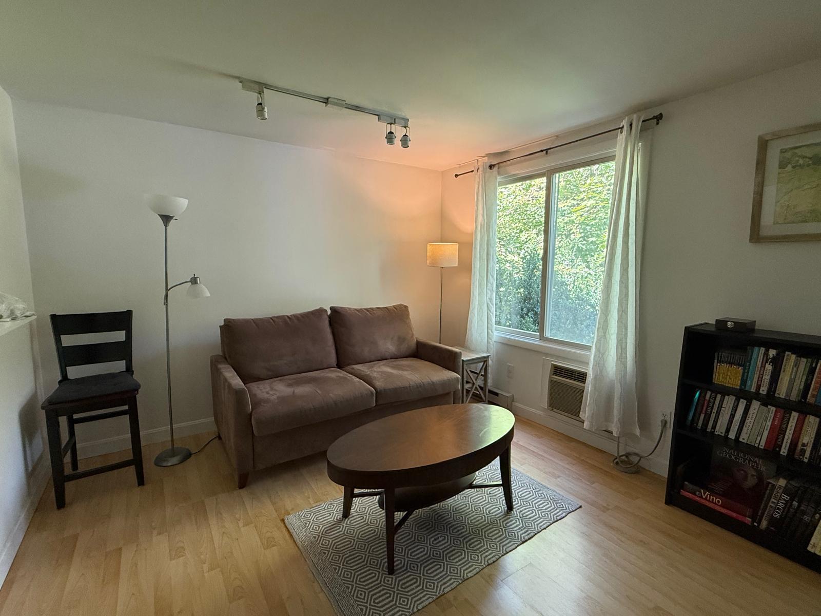 Building Photo - 274 S Main St