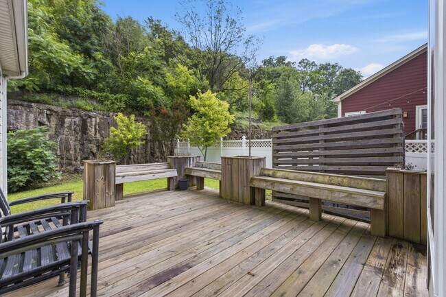 Building Photo - Lenox Village Townhome