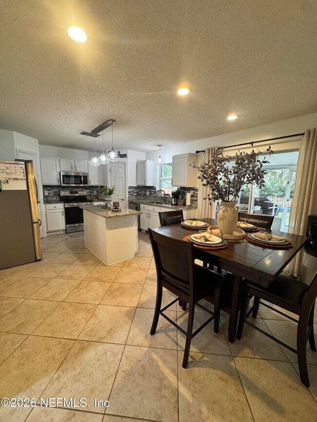 Building Photo - 12341 Glenn Hollow Dr