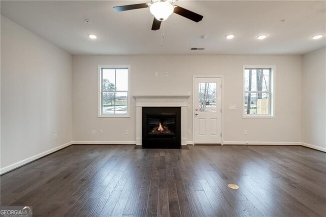 Building Photo - 1095 Lawanna Dr
