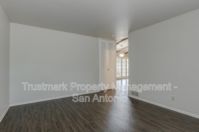 Building Photo - 847 Boulder Dr