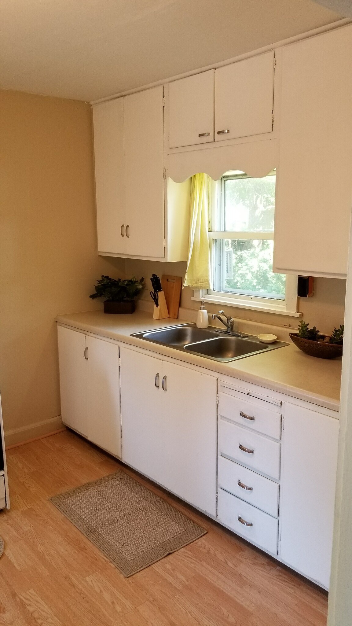 Building Photo - 117 Clapp St