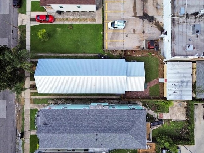 Building Photo - 212 David St