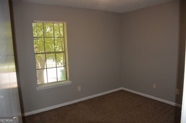 Building Photo - 4952 Isle Royal Ct