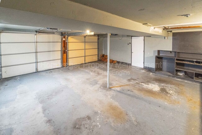 Building Photo - 6604 N Greenwood Blvd