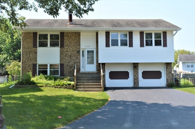 Primary Photo - 1126 Honeywood Dr