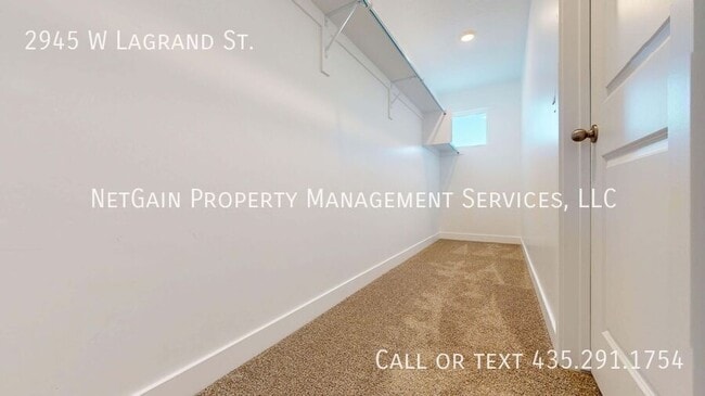 Building Photo - 2945 W LaGrand St