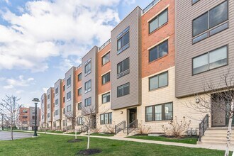 Building Photo - Stunning Carriage Home in the King of Prussia Town Center