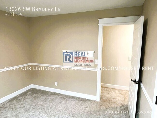Building Photo - 13026 SW Bradley Ln