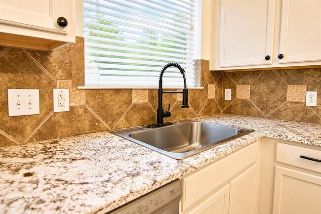 Building Photo - 4205 Bent Wood Ct