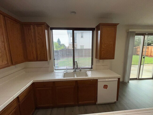 Building Photo - Exceptional 4BR/3BA/3 Car Tandem Garage in...