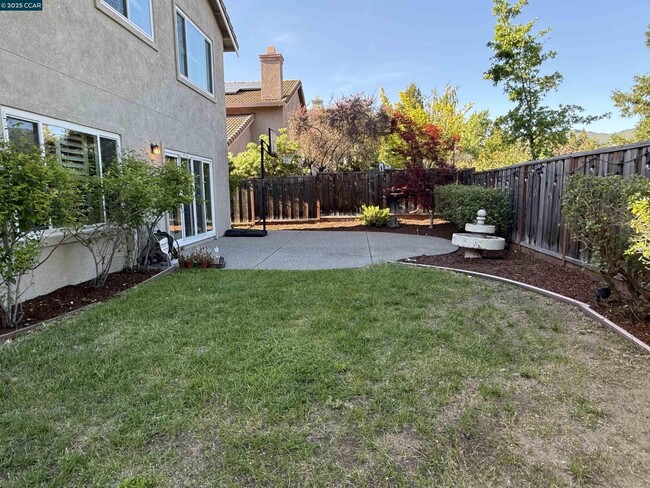 Building Photo - 600 Bourne Ct