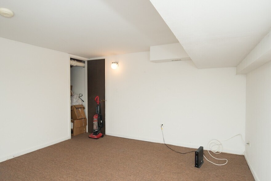 Building Photo - 2959 N Halsted St