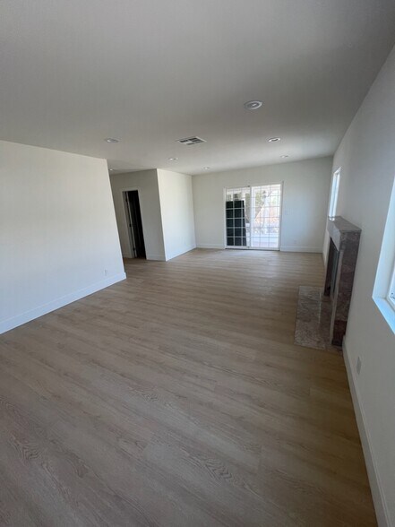 Master bedroom - 4127 Artesia Blvd