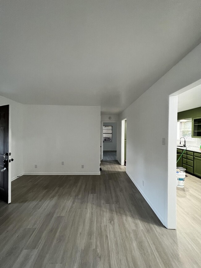 Building Photo - 1402 Missouri Ave