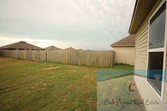 Building Photo - Move in special $800!! Beautiful 3 bed / 2 bath home - Nettleton!!