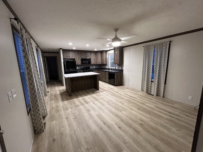Building Photo - 318 Wyoming