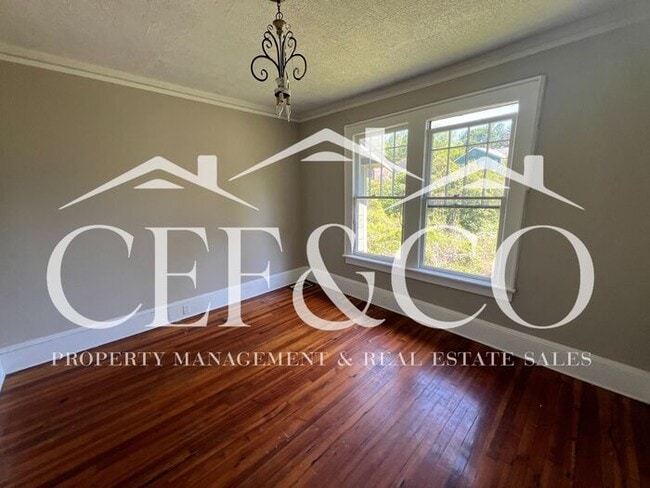 Building Photo - Adorable 3 bedroom 1 bathroom home now ava...