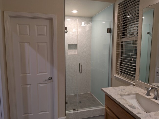 Building Photo - 3980 Avignon Ln
