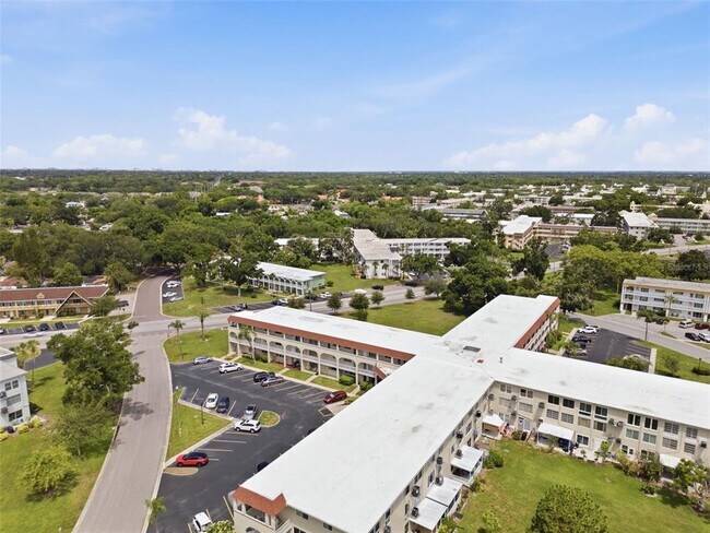 Building Photo - 2434 Australia Way E
