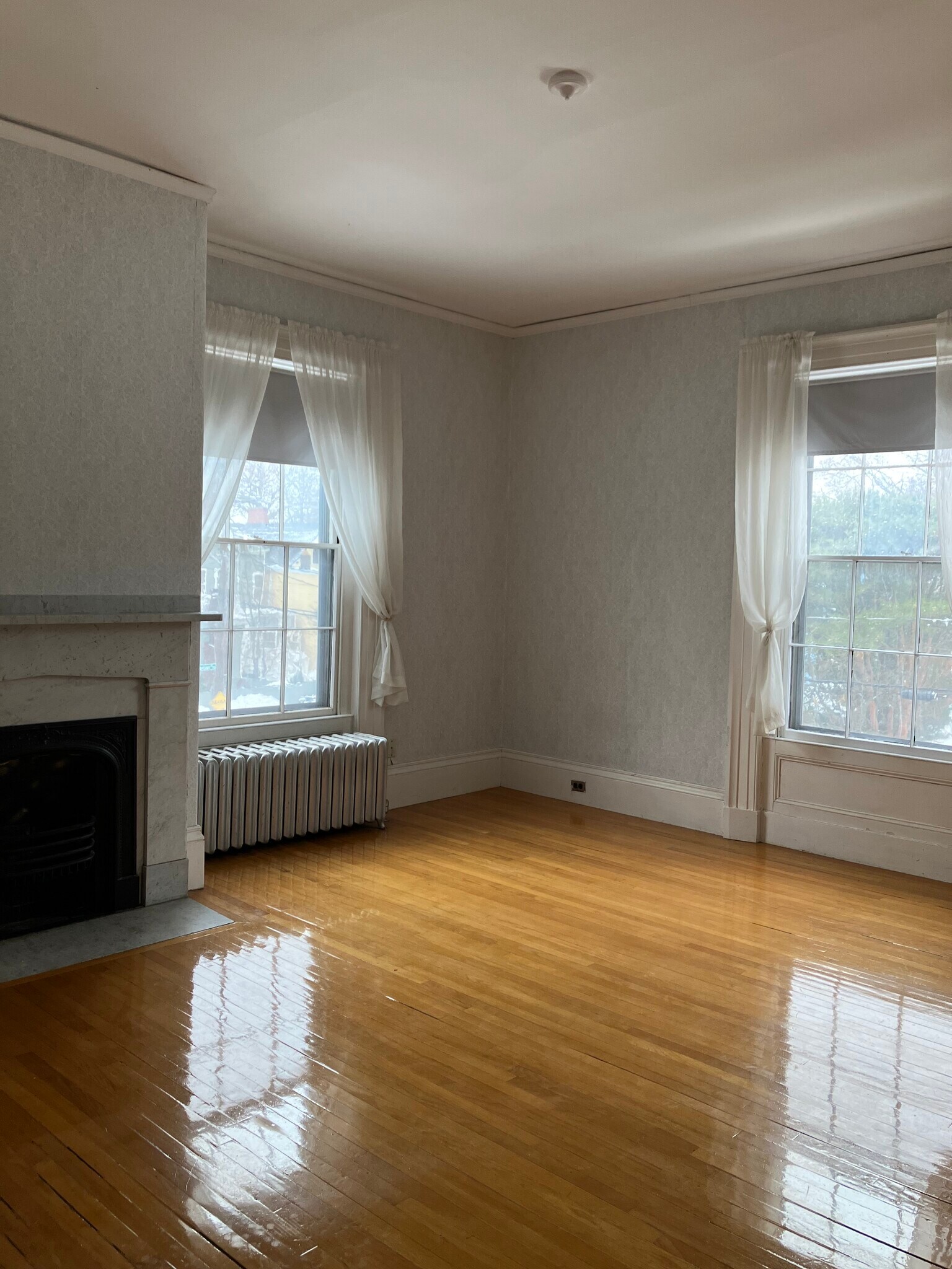 Building Photo - 31 Pleasant St