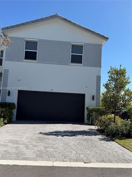 Building Photo - 145 SW 184th Ave