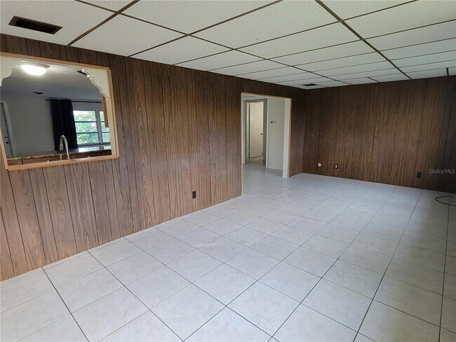 Building Photo - 612 Porpoise Rd