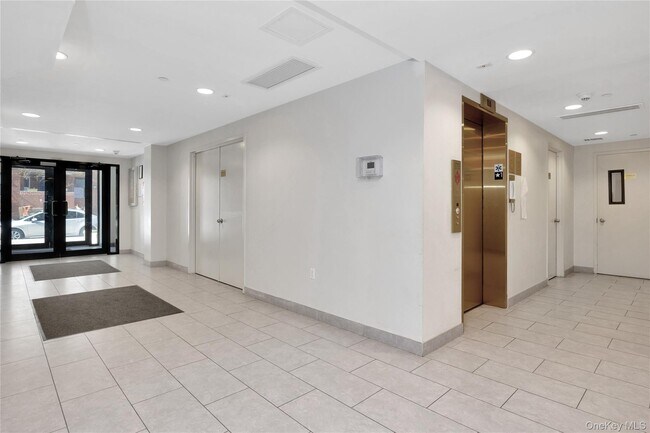 Building Photo - 148-36 89th Ave