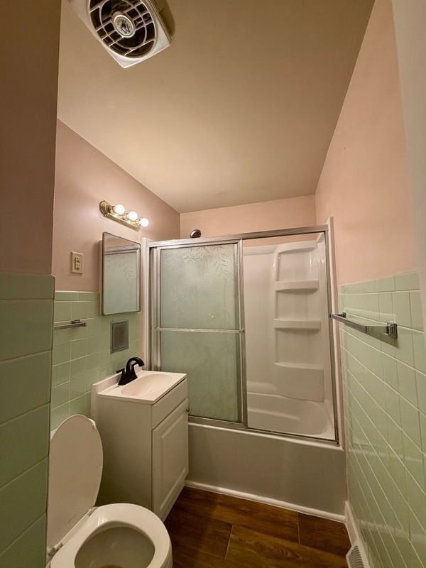 Building Photo - 523 N 82 St