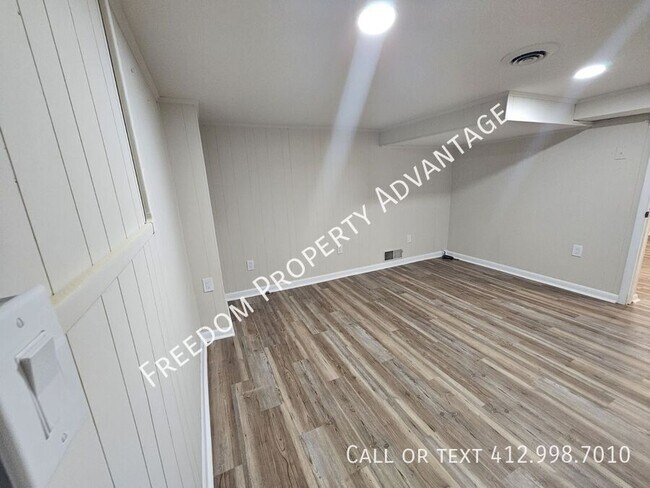 Building Photo - 462 McKinley Ave