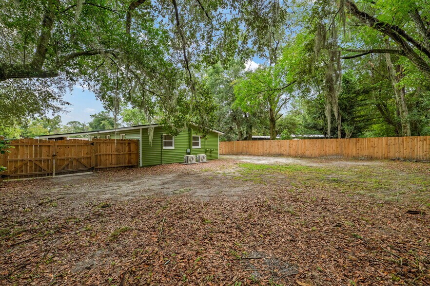 Building Photo - 8514 Oak Leaf Rd