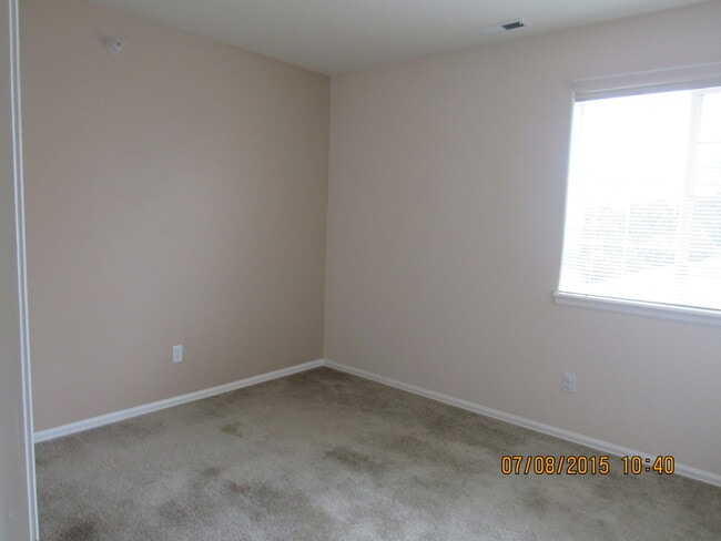 Building Photo - Ranch Style Condo!