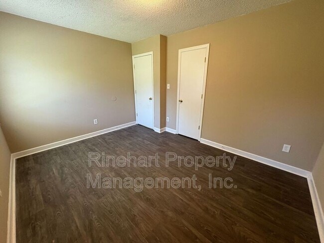 Building Photo - 1117 Southland Dr