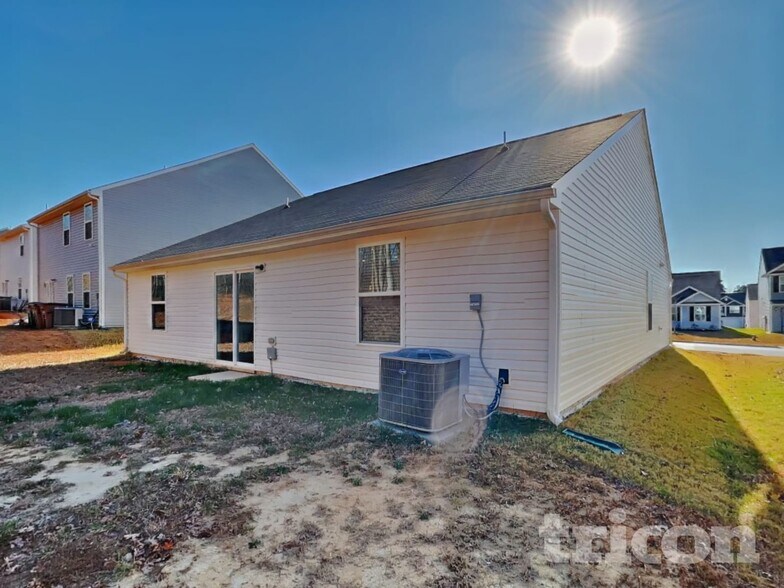 Building Photo - 4605 Hazelburn Dr