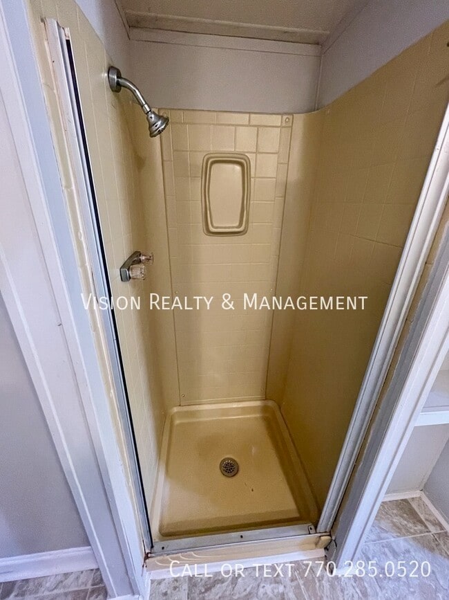 Building Photo - 25 Watercrest Ln