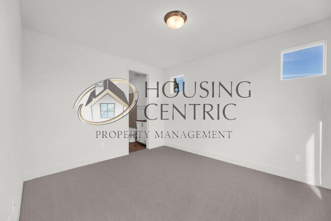 Building Photo - Exceptional Newer Construction Executive Rental in El Dorado Hills