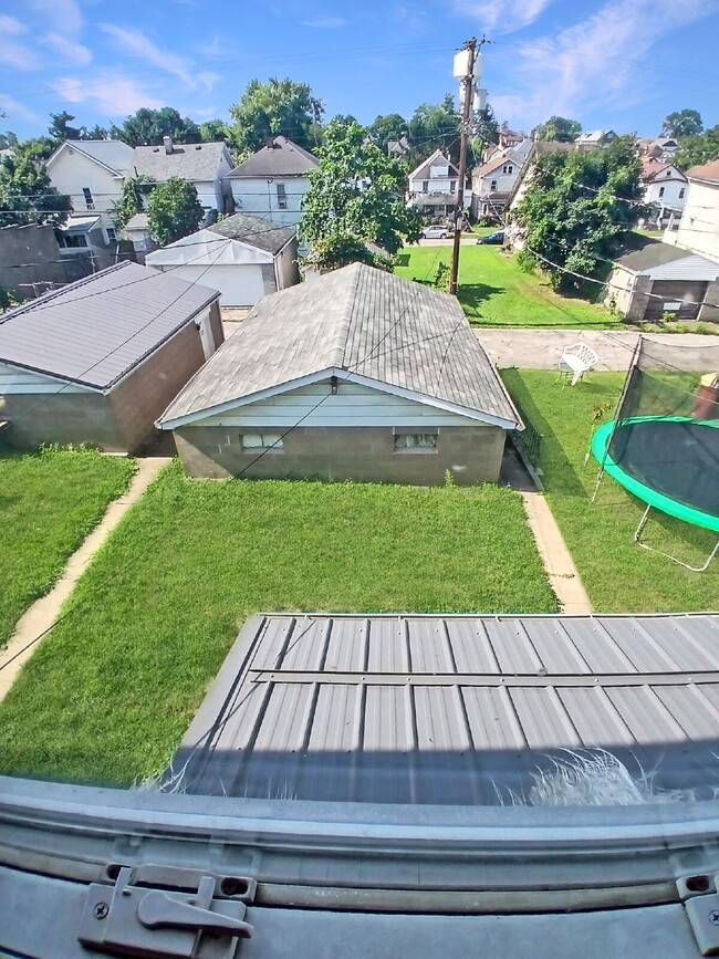 Building Photo - 1334 Oak Grove Ave
