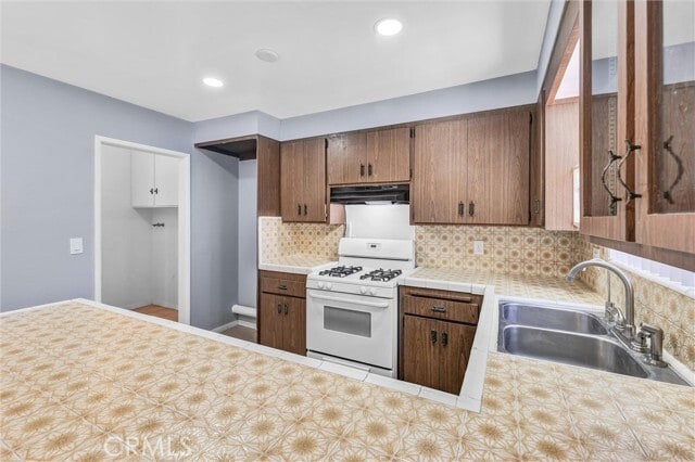 Building Photo - 935 Eroica Dr