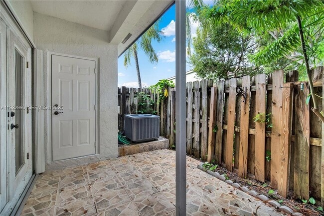 Building Photo - 2239 SE 23rd Ave