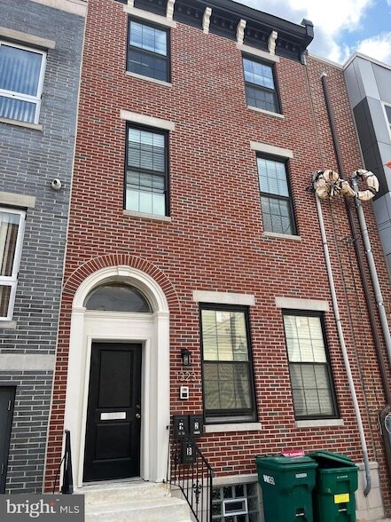 Building Photo - 1323 N 15th St