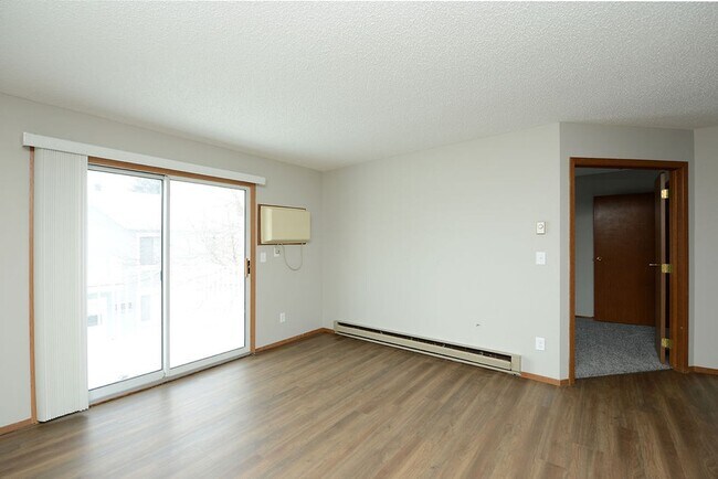 Building Photo - NEWLY UPDATED - 2 bdrm/2 bath FOR RENT